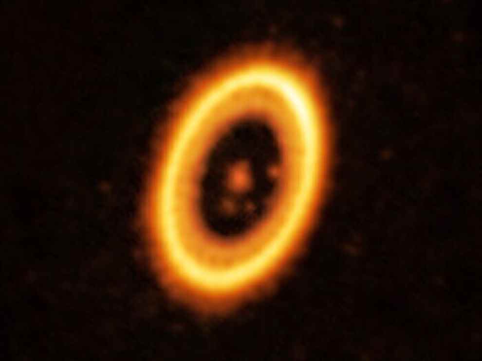 Encuentran pruebas de dos planetas en la misma órbita