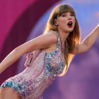 Taylor Swift reparte 55 millones de dólares en bonus a empleados de su gira en EE.UU.