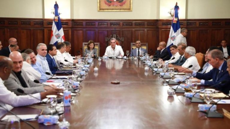 Abinader instruye funcionarios a no utilizar los recursos del Estado en campana politica | Noticias de hoy en De Último Minuto