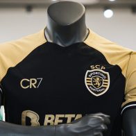 Cristiano es homenajeado en la nueva equipación del Sporting de Portugal