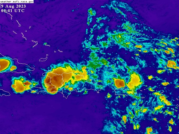 ¡Hoy también se usará paraguas!, lluvias por vaguada continúan