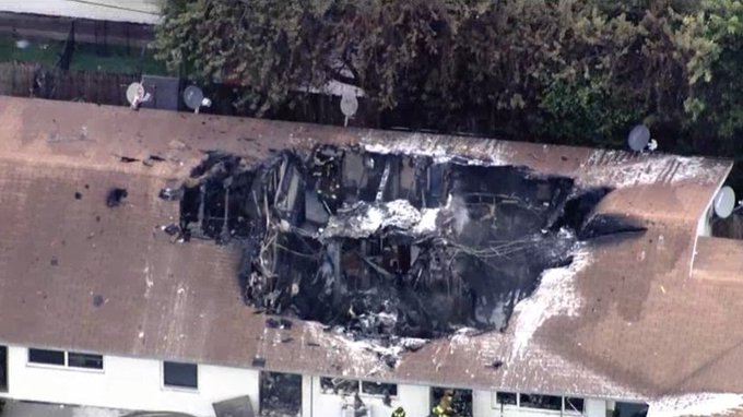 Cuatro hospitalizados por la caída de un helicóptero sobre edificio en Florida