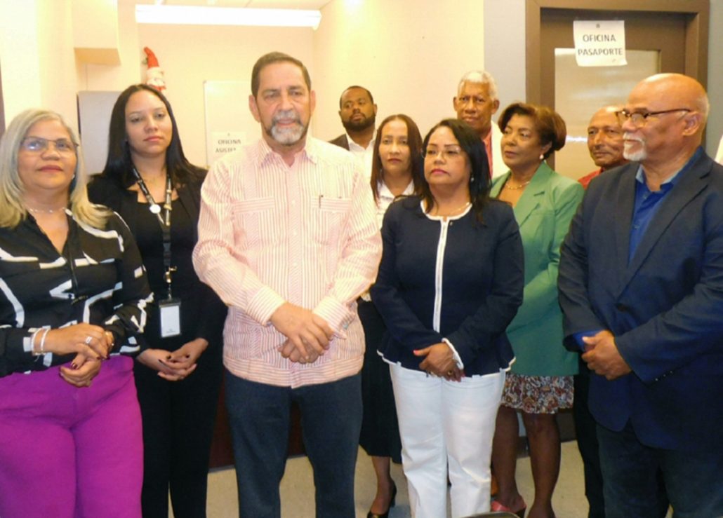 Trasladan oficina móvil del consulado dominicano en el Alto Manhattan