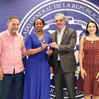 Abinader anuncia programa Vivienda Familia Feliz comunidad dominicana; entrega apartamentos
