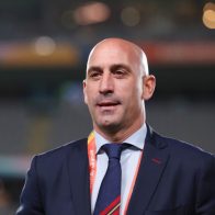 Gobierno español hará todo lo posible para cesar al presidente de la federación de fútbol
