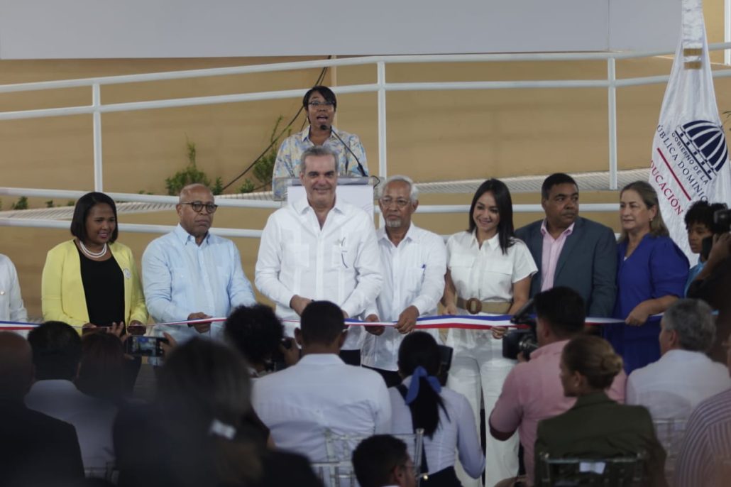 Más de 2 millones de estudiantes inician el nuevo año escolar