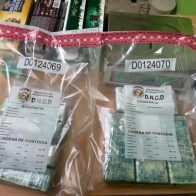 Arrestan extranjera con 8 paquetes de presunta cocaína escondido en cajas de brownies