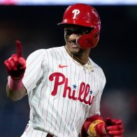 Rojas conecta el primer jonrón de su carrera en Las Mayores