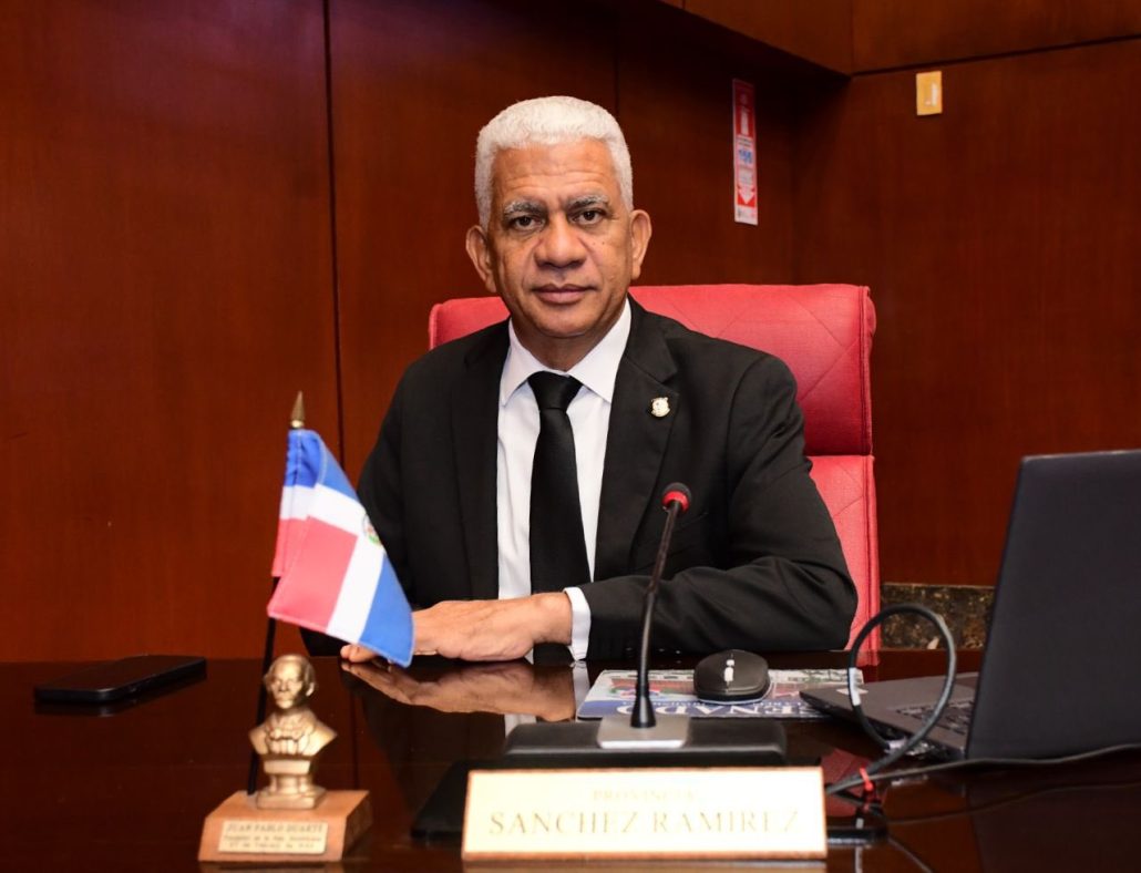 Ricardo de los Santos afirma dará continuidad a "buena labor" de Estrella en el Senado