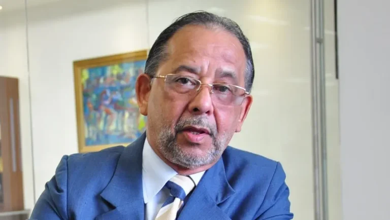 Biografía de Huchi Lora, un ícono del periodismo dominicano 