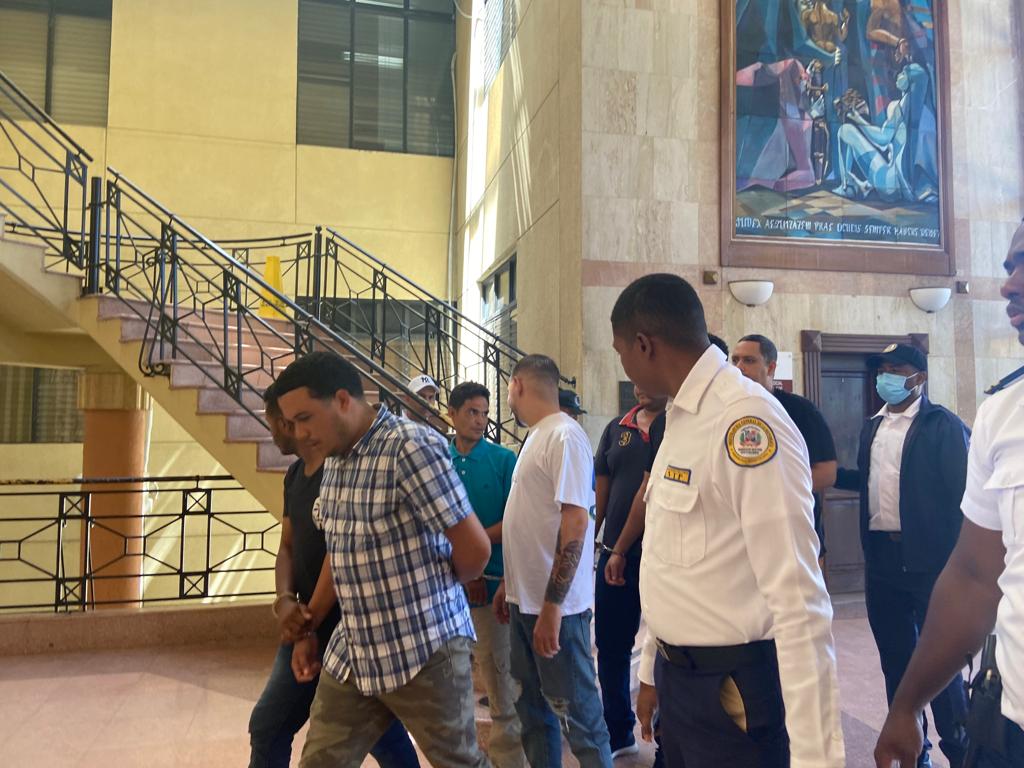 Aplazan medida de coerción contra acusados por tráfico de armas en Licey-Moca