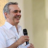 Presidente Abinader inaugura nuevo malecón de Caleta en La Romana