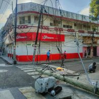 Cae tendido eléctrico en calle Mariano Cesteros