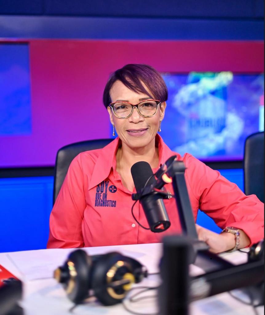 Dra. Híchez afirma que relación de Santiago Matías y Chary pasó "línea de fuego"