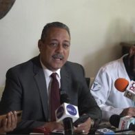 Acusan al canciller Roberto Álvarez de ser un "traidor a la patria"