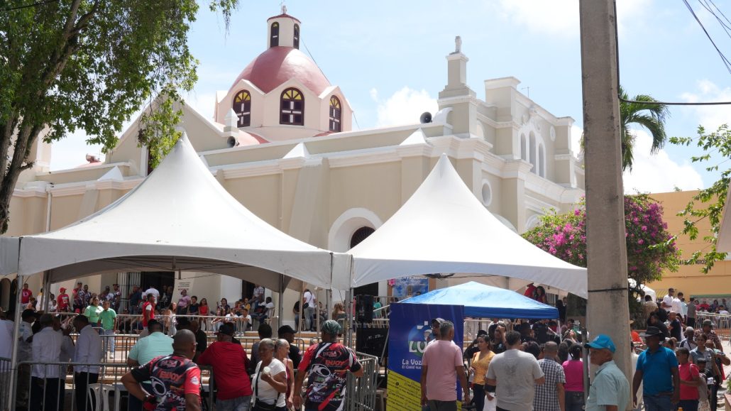 Cientos acuden al Santo Cerro a dar gracias a la Virgen de las Mercedes