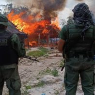 Militares venezolanos destruyen "material de guerra" 