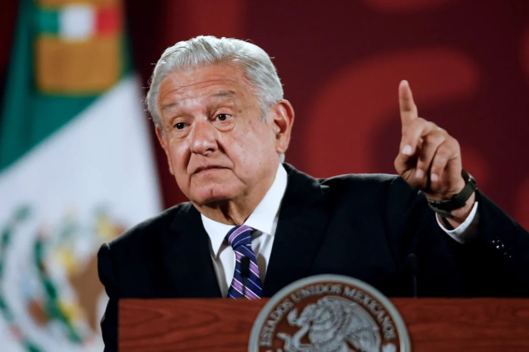 López Obrador advierte la comunicación "se perdió por completo" por huracán Otis