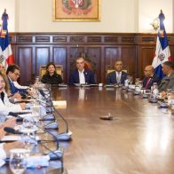 Presidente Abinader y otras autoridades hacen revisión de controles estatales