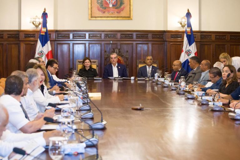 Presidente Abinader y otras autoridades hacen revisión de controles estatales 8 | Noticias de hoy en República Dominicana Presidente Abinader y otras autoridades hacen revisión de controles estatales