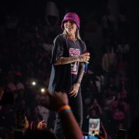 Público dominicano se rinde ante Young Miko en su primer concierto masivo