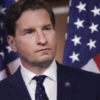 Un congresista demócrata lanza un desafío contra Biden para las presidenciales de 2024
