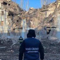 Varios muertos al impactar misil ruso en terminal de correos en Ucrania