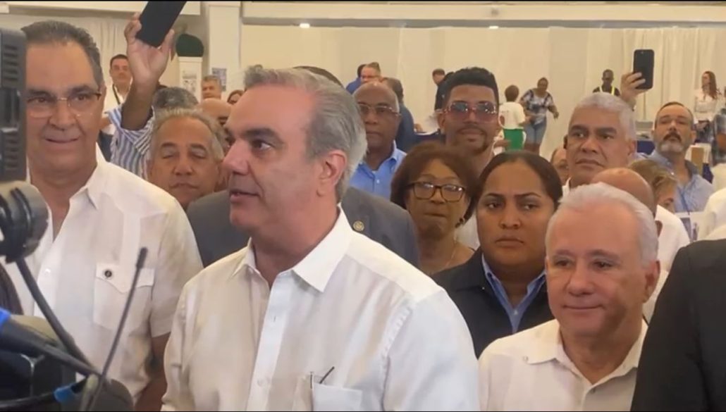 Primarias PRM | “Presidente Luis Abinader Ejerce su Voto en el Club Naco"