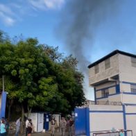 ¡Alarmante! Incendio afecta fabrica de textil en Santiago