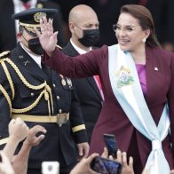 Presidenta de Honduras pide a funcionarios que renuncien para presentarse a elecciones