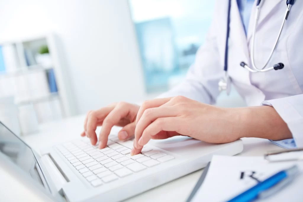 OMS anuncia guía para ayudar a los países a desarrollar atención primaria de salud