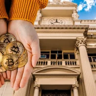 Bancos deberán informar de sus exposiciones a criptoactivos desde enero de 2025