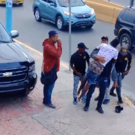 Haitiano termina con piernas lesionadas cuando huía de agentes de migración