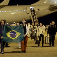 Llega a Brasil un segundo grupo con 214 repatriados de Israel