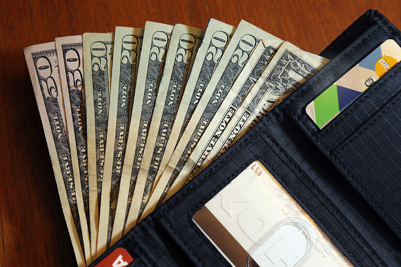 El dólar se cambia a RD$56.93 para la venta (0.03%)