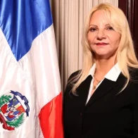 Jueza llama "país de mierda" a RD tras no poder entrar a actividad con Abinader