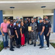 Presidente DDHH entrega reconocimiento al Director Regional de la PN en SDE