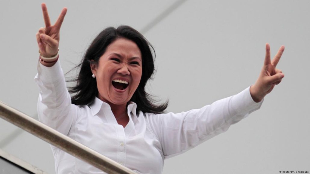 Fujimori se aleja de Sánchez y su ventaja supera 18.000 votos al 98,59 % del escrutinio