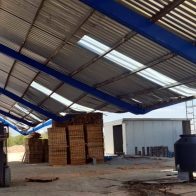 Muere soldador tras caer del techo de una empacadora en Peravia