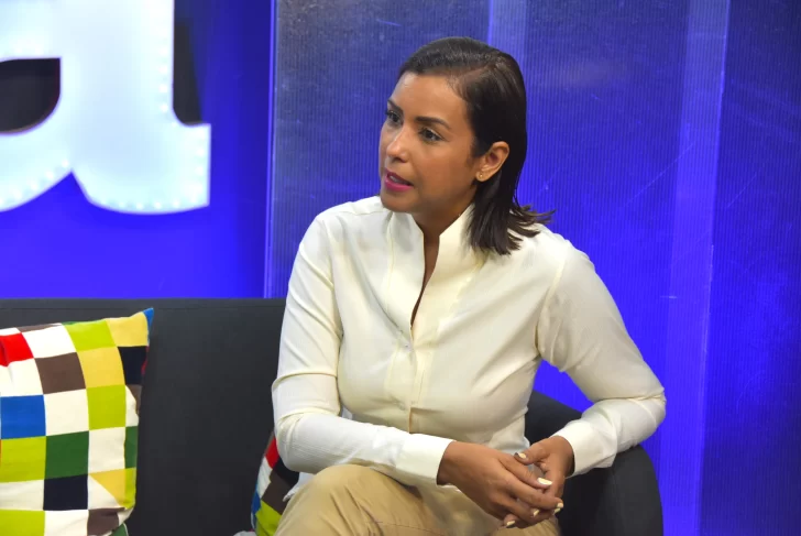 Selinée Méndez considera medios de comunicación deben ser regulados