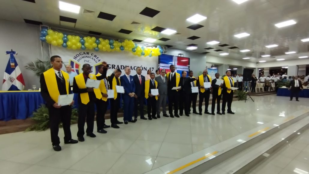 Hogar Crea Dominicana celebra ceremonia de graduación