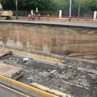 Desplome del desnivel de la Av. 27 de febrero se debió a la falta de orificios que impidiera acumulación de agua dice Ingeniero