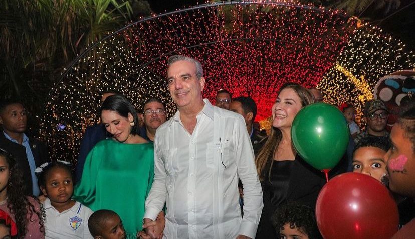 Gobierno inaugura Villa Navidad 2023, un espacio para toda la familia