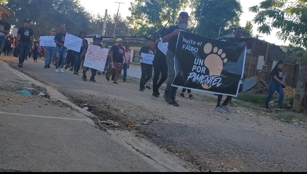 Solicitan arreglo de calles en el municipio de Pimentel provincia Duarte