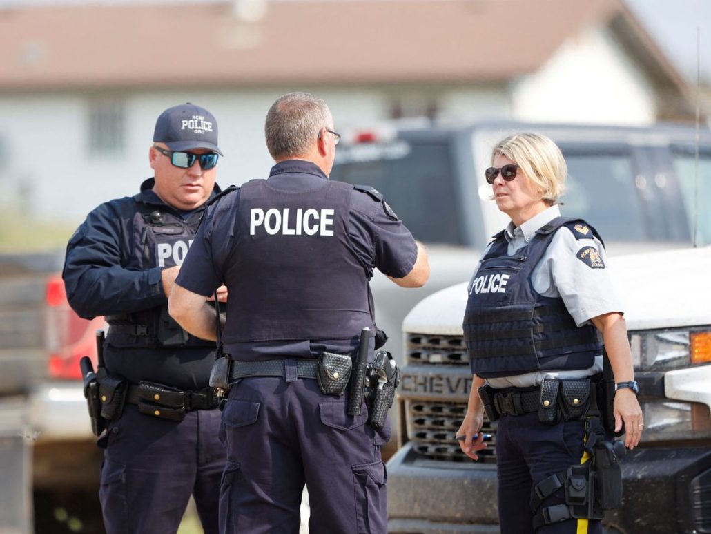 Policía canadiense investiga los tiroteos sin víctimas de dos escuelas judías en Montreal