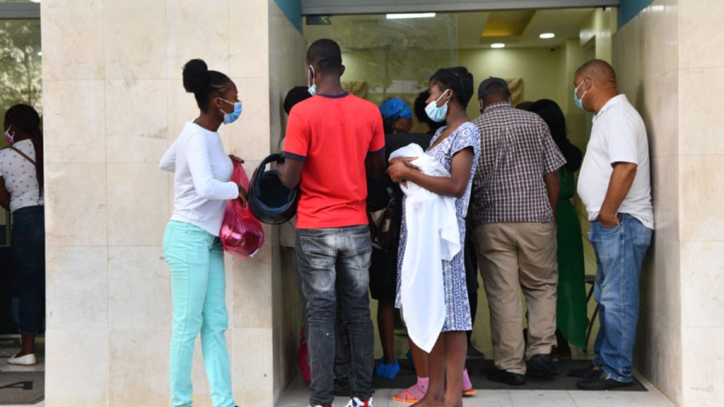 parturientas haitianas abarrotan salas de parto en Dajabón