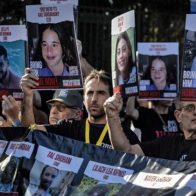 Rehenes liberados por Hamás exigen rescate de otras 132 personas