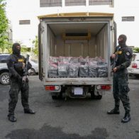 Arrestan a un hombre y ocupan 137 paquetes de presunta cocaína en medio de un tiroteo