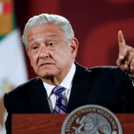 El presidente de México acusa a traficantes de personas de organizar caravanas migrantes