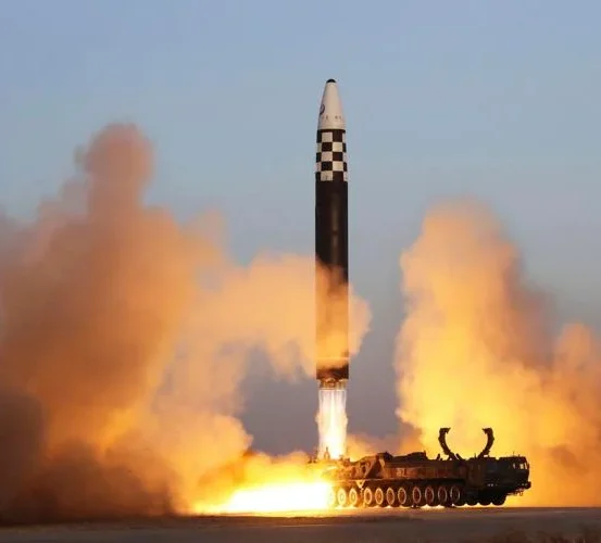 Corea del Norte lanza su quinto misil de largo alcance este año